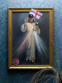 Tabloid Idolatry Image 4