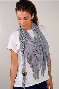 Dangling Scarf Trinkets Image 4