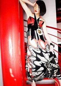 Abstract Couture Editorials Image 6