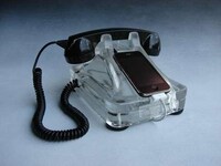 Retro iPhone Holder Image 3