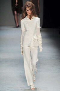 Bed-Head Runway Hairdos Image 3