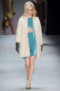 Bed-Head Runway Hairdos Image 6