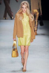 Bed-Head Runway Hairdos Image 7