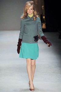 Bed-Head Runway Hairdos Image 8