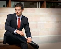 Dashing Poolside Campaigns Image 4