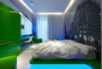 Neon Block Rooms Image 4