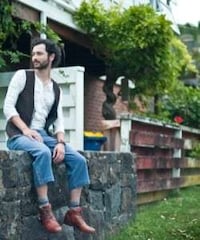 Rebellious Nomadic Fashion Image 8