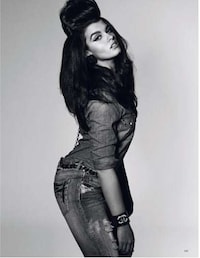 Plus-Sized Pompadours Image 8