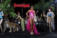 Model-Mannequin Fusion Image 8
