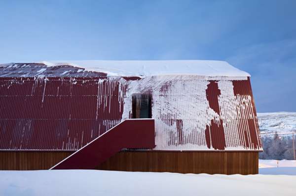 Barn-Like Chalets