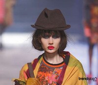 Drawn-On Lips Image 3