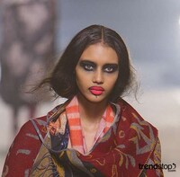 Drawn-On Lips Image 4
