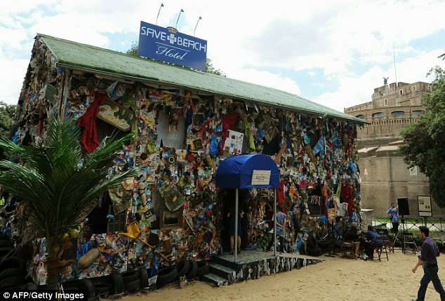 Temporary Trash Tourism