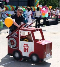 Bizarre Baby Strollers Image 2