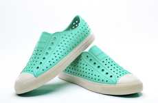 Vibrant Peephole Kicks