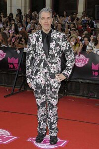 Wildlife Attire Image 3