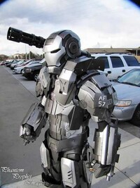 Incredible Fan Costumes Image 6
