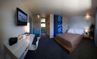 Fishy Hip Hotel Image 3