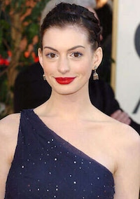 Sophisticated Crimson Pout Image 2