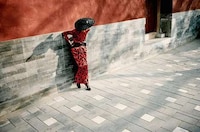 Couture Sightseeing Editorials Image 6