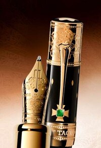 Royalty-Idolizing Pens Image 4