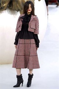 Modern Medieval Fashion Image 4