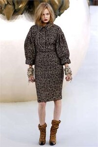 Modern Medieval Fashion Image 7