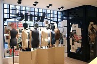 Retail Fashion Exhibits Image 3