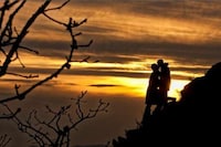 Silhouetted Romance Shoots Image 4