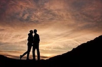 Silhouetted Romance Shoots Image 5