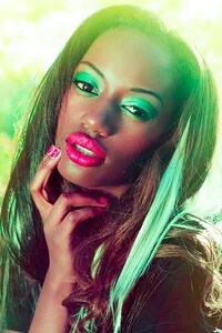 Laser-Lit Fashion Shoots Image 6