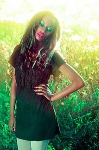 Laser-Lit Fashion Shoots Image 7