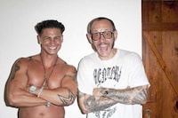 Fist-Pumping Pictorials Image 2