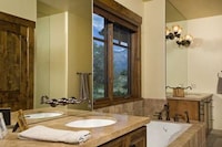 Picturesque Country Homes Image 8