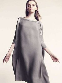 Dark Minimalist Fashion Image 6
