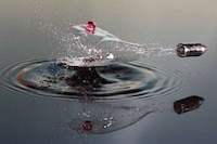 Water-Slicing Photography Image 2