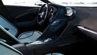 Futuristic Family Cars Image 5