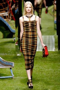 Multi-Plaid Fashion Image 5