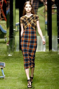 Multi-Plaid Fashion Image 6