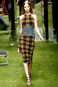 Multi-Plaid Fashion Image 8