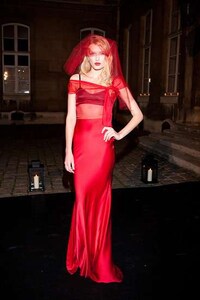 Avant-Garde Masquerades Image 3