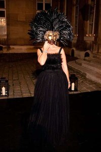 Avant-Garde Masquerades Image 7