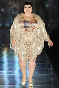 Full-Figured Fashion Shows Image 2