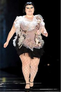 Full-Figured Fashion Shows Image 3