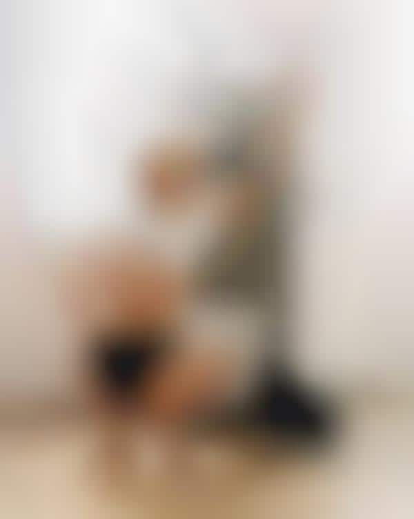 Teasing Semi-Nudetography
