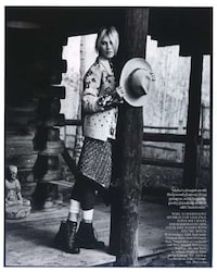 Ultra-Cozy Fashiontography Image 4