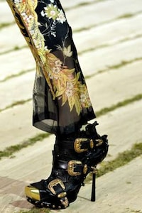 Fluttering Spring Shoes Image 3