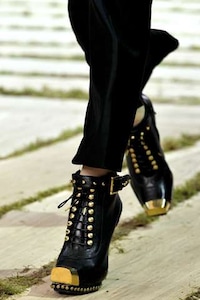 Fluttering Spring Shoes Image 5