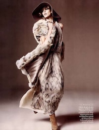 Neutral-Toned Photoshoots Image 2