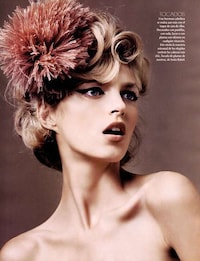 Neutral-Toned Photoshoots Image 6